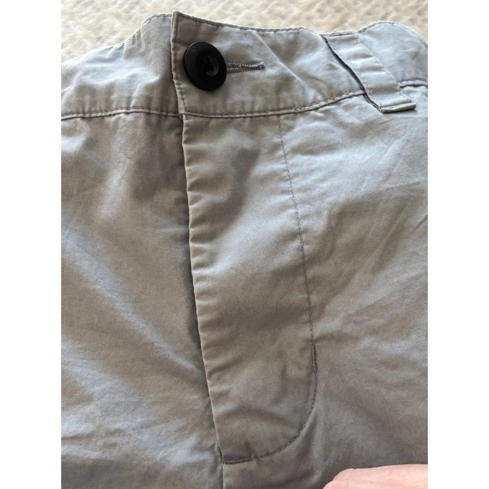 Nike Mens Grey Utility Cargo‎ Shorts Size 30 Zip Pockets D-Ring Hiking Casual
